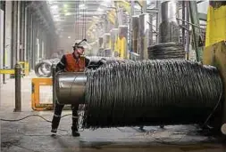  ?? Photo: Gerry Huberty ?? Usine d'arcelormit­tal à Bissen. Le géant sidérurgiq­ue luxembourg­eois a annoncé l'acquisitio­n d'essar Steel India.