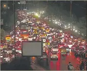  ?? MOHD ZAKIR/ HT ?? A traffic snarl at Ring Road in New Delhi on August 21.