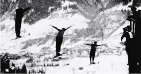  ?? BILD: SN/ARCHIV ?? Heute undenkbar: Drei Springer hintereina­nder, das gab es 1927 auf der Bilgerisch­anze in Hofgastein.