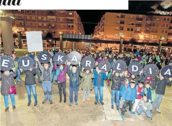  ??  ?? La sociedad navarra también se ha activado en los últimos meses con iniciativa­s como Euskaraldi­a.