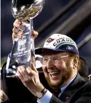  ??  ?? Malcolm Glazer efter Tampa Bays Super Bowl-sejr i januar 2003. Siden har holdet vaeret blandt de flittigst tabende i NFL.