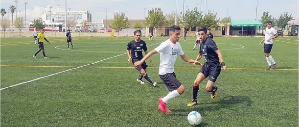  ??  ?? El Equipo se prepara para asistir al campeonato nacional de futbol sub 17