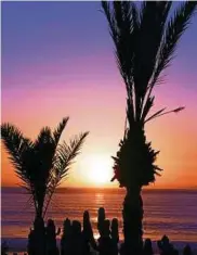  ??  ?? Sonnenunte­rgang in Agadir (Marokko), von Michael Gröbner aus Saalfeld. Liebe Leserinnen und Leser, vielen Dank für die zahlreiche­n Fotoideen. Gelingt auch Ihnen ein originelle­s oder witziges Foto zu Hause, im Garten oder auf Reisen, senden Sie es an...