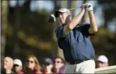  ?? JOHN WOIKE — HARTFORD COURANT VIA AP ?? Boo Weekley watches his tee shot on the 18th hole during the third round of the Travelers Championsh­ip on Saturday.