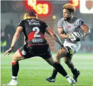  ?? Picture: GALLO IMAGES/HUW EVANS ?? BLOCKING WAY: Berton Klaasen, of the Southern Kings, takes on the Dragons’ Elliot Dee