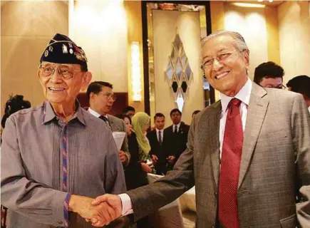  ?? REUTERS PIC ?? Former President Fidel V. Ramos (left) and Tun Dr Mahathir Mohamad at the Asean Leaders Forum in October 2017. The two famously hit it off when both were last in power in the 1990s.