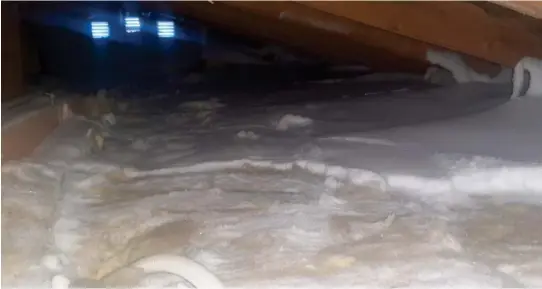  ?? FOTO: PRIVAT ?? VINTEREN PÅ BESØK: Dette loftet i Grimstad var fullt av snø etter nyttår.