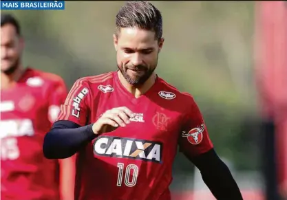  ??  ?? O meio-campista Diego, autor do gol do suado triunfo do Flamengo sobre o Vitória, espera que a equipe carioca volte a vencer, em Belo Horizonte, e se mantenha na disputa pelo primeiro lugar do Brasileiro