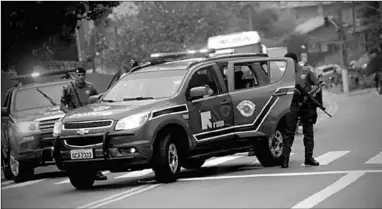  ??  ?? De Braziliaan­se politie is op zoek naar de daders van de goudroof op een vliegveld in São Paulo. (Foto: De Telegraaf)