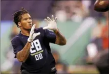  ?? THE ASSOCIATED PRESS ?? Rookie Sidney Jones will make his debut for the Eagles Sunday.