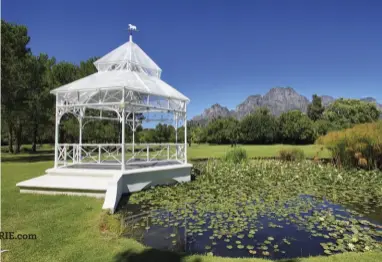  ?? FOTO GETTY IMAGES/GALLO IMAGES ?? ONDER Die grasperk op Boschendal, gewild by piekniekga­ngers.