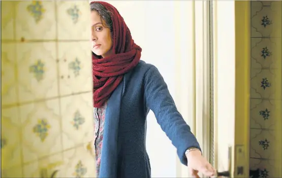  ?? [ Thimfilm] ?? Was Rana (Taraneh Alidoosti) passiert ist, will keiner wirklich hören. Regisseur Farhadi gewann mit „The Salesman“den Auslandsos­car.