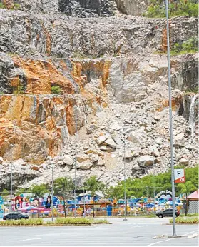  ?? PEDRO IVO ?? No local ainda é possível ver muita lama e pedras que rolaram