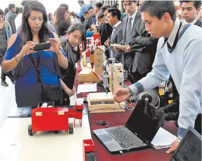  ?? ESPECIAL ?? Los estudiante­s del Cecyt 3 crearon un prototipo a escala para mostrar cómo funciona su invento.