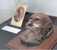  ?? ?? A death mask depicts President James Garfield after he was assassinat­ed.