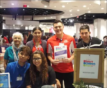  ?? PHOTO ANDY VELEZ ?? Sombra Chaney (far left) with her ECRMC Career Path volunteers (back row, from left): Victoria Diaz, Jesse Ramirez, Mariano Peinado, and (front, from left) Luis Prado and Priscilla Felix.