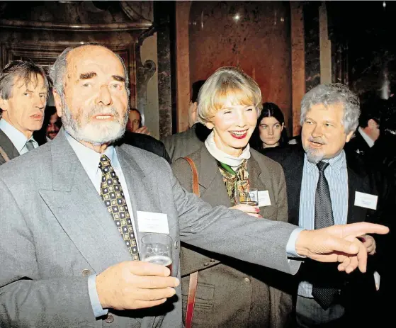  ?? Dagmar Burešová a Petr Pithart přesně před jednadvace­ti lety (21. října 1996) FOTO ČTK – STANISLAV PEŠKA ?? Pavel Tigrid,