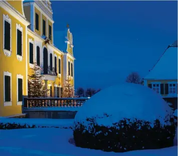  ?? Foto: Karl Bauer ?? „Weihnachte­n auf Schloss Hohenalthe­im“– so könnte man das Dezember Motiv mit dem Jagdschlos­s des Hauses Oettingen Wal lerstein aus dem Landkreis Donau Ries betiteln.