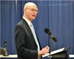  ?? (Pine Bluff Commercial/I.C. Murrell) ?? WEHCO Media Inc. President Walter E. Hussman Jr. introduces gigabit service to Pine Bluff during a news conference Thursday at the Pine Bluff Convention Center.