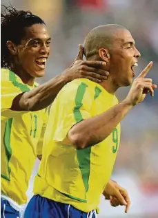  ?? Foto: Getty Images ?? Zlaté časy Ve formě, s chutí a zabijáckým instinktem. Hvězdný útočník Ronaldo dovedl brazilské fotbalisty k titulu na MS 2002.
