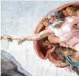  ?? Foto: dpa ?? Aus den vielen wurde der eine Gott, hier dargestell­t von Michelange­lo.