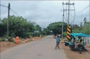  ?? ?? Una vía de Izamal cerca del Tren Maya. Obreros no laborarían en el tramo de Valladolid por la delincuenc­ia