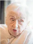  ?? FOTO: DPA ?? Dass Edelgard Huber von Gersdorff 112. Jahre alt geworden ist, sei „Schicksal“, sagt sie.