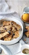  ?? PHOTOS: MANJA WACHSMUTH ?? Top left: Banana, blueberry & oat smoothie; fruit & nut oat slice , left; and savoury wholegrain porridge.