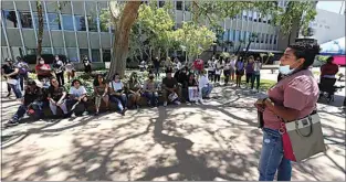  ?? PHOTOS BY ALEX HORVATH / THE CALIFORNIA­N ?? One of the organizers of the Justice for Patricia demonstrat­ion, Mo Ali, addresses the people attending the peaceful gathering outside Kern County Superior Court.