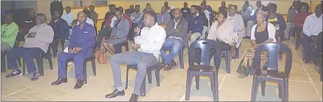  ?? (Pics by Themba Zwane.) ?? Glen Township residents at a recent meeting.