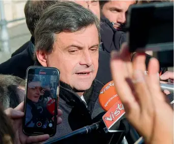  ?? ?? A Palazzo Chigi
Il leader di Azione Carlo Calenda dopo l’incontro di proposte sulla manovra con la premier Meloni