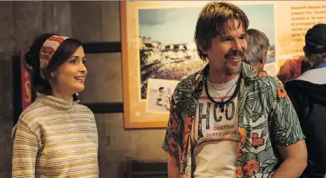  ?? ELEVATION PICTURES ?? Rose Byrne and Ethan Hawke star as an improbable but appealing pair in Juliet, Naked. The film has its charms, some shortcomin­gs.