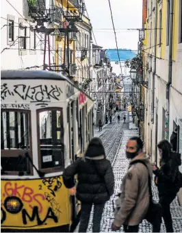  ?? [ AFP ] ?? In Lissabon gilt nach den Neujahrslo­ckerungen nun wieder ein scharfer Lockdown.