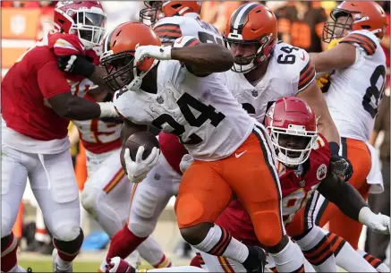  ?? ED ZURGA — THE ASSOCIATED PRESS ?? Nick Chubb carries during the second half of the Browns’ loss to the Chiefs on Sept. 12.