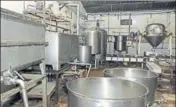  ?? HT PHOTO ?? The police said during an inspection of the factory, they detected an undergroun­d borehole to drain out the chemicals — used in making of adulterate­d milk items — directly into undergroun­d water.