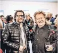  ?? RP-FOTO: ANDREAS ENDERMANN ?? Galerist Dirk Geuer (l.) mit Künstler HA Schult