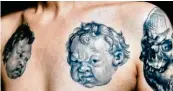  ?? Foto: Cullmann ?? Sylvia B. mit Tattoo von Frank Cullmann, Nürnberg 2013, mit Dürers Engelsknab­en und Totenschäd­el.