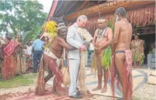  ?? // REUTERS ?? Carlos III, en una visita a la isla de Vanuatu