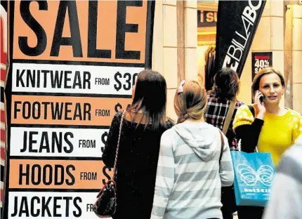  ?? PHOTO: AAP ?? POSITIVE SIGNS: The outlook for retail employment is improving.