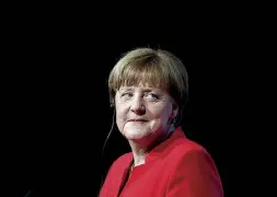  ??  ?? Cancellier­a La tedesca Angela Merkel (61 anni). A sinistra, la giornalist­a Lucia Annunziata (65 anni)