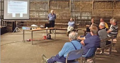  ?? 04_c31farming­03 ?? Beef specialist Jimmy Hyslop speaking on potential growth methods.