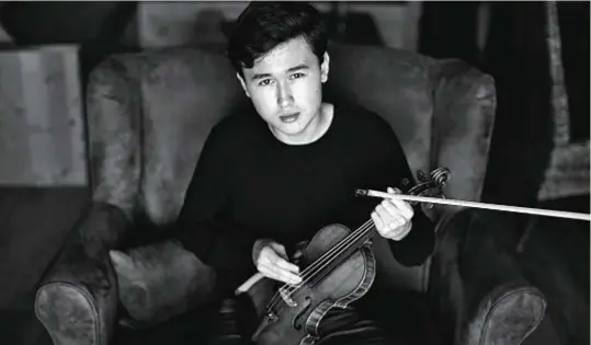  ??  ?? Considerat­o già una superstar del violino, il 17enne di variegate origini slave, nato a Stoccolma, studia oggi a Ginevra.