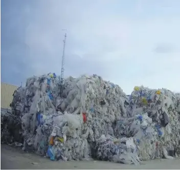  ?? PHOTO D’ARCHIVES ?? En septembre dernier, notre Bureau d’enquête avait infiltré un centre de tri pour révéler les graves lacunes du système de gestion des matières recyclable­s.