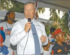  ?? CEDOC PERFIL ?? VISITA. Buddy Dyer, alcalde de Orlando, se reunió con Dietrich.