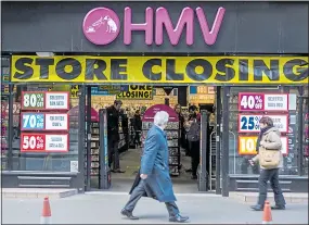  ??  ?? NIGHTMARE: HMV store announces shutdown during 2013 crisis