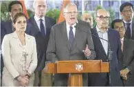  ??  ?? Pedro Pablo Kuczynski. El Presidente es señalado por haber ocultado contratos de su empresa con la constructo­ra brasileña.