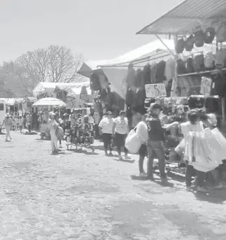 Caen ventas en el tianguis de Tepeaca - PressReader