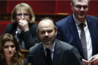  ?? FOTO: TT-AP/THIBAULT CAMUS ?? ■Enligt premiärmin­ister Édouard Philippe ska cirka 65 000 poliser och annan säkerhetsp­ersonal försöka upprätthål­la ordningen runt om i Frankrike i helgen.