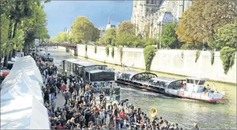  ??  ?? Trois départemen­ts du Sud Ouest se retrouvent dans un cadre magique à Paris…