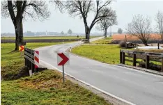  ?? Archivfoto: Thorsten Jordan ?? Auf den engen und unebenen Staatsstra­ßenabschni­tten (wie hier südlich von Pesten acker) kommt es immer wieder zu Unfällen.